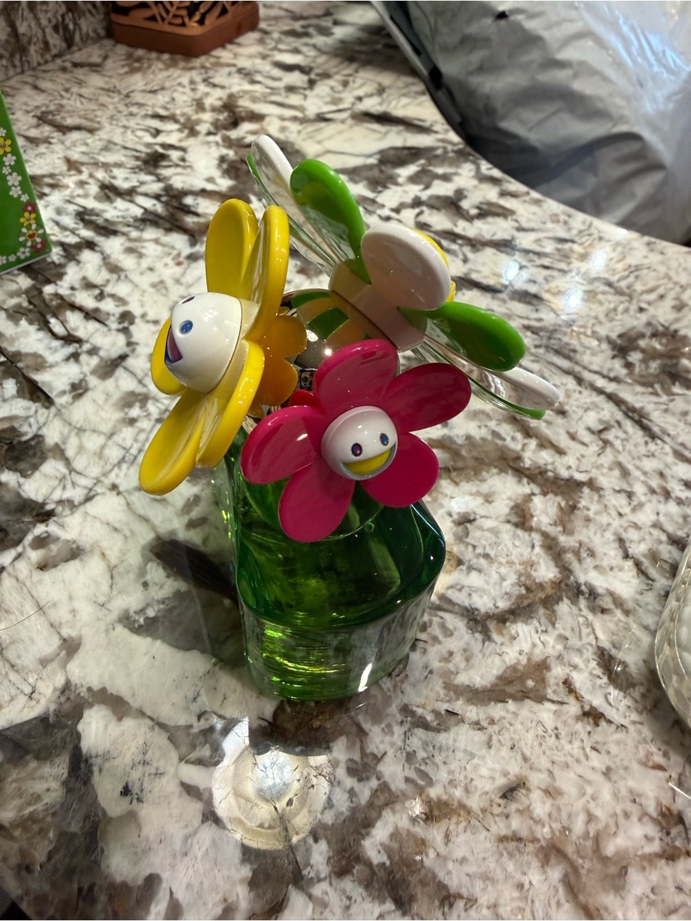 Marc Jacobs Daisy Murakami Green Floral Gift Box - Picture 4 of 9